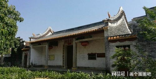广东古村落,整齐排列了32座老房屋,有一半是打赌赢得的战利品
